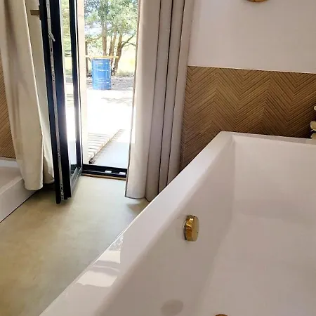 Szyszka W Ogrodzie * רוגובו