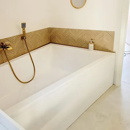 Szyszka W Ogrodzie * רוגובו